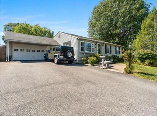 99 Brookhaven Dr, East Providence, RI 02914
