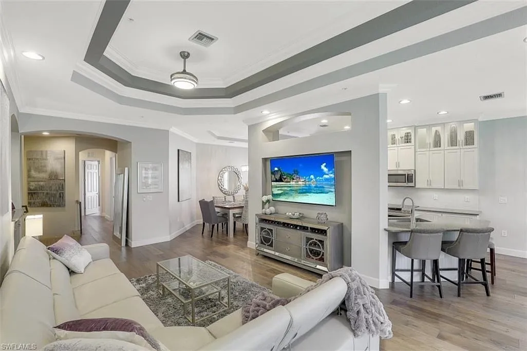 4 bed, 2.5 bath, 2297 sqft, $4,995 — Photo 1