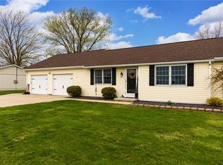 108 E State St, Teutopolis, IL 62467