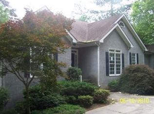 123 Oakcrest Dr, Sharpsburg, GA 30277
