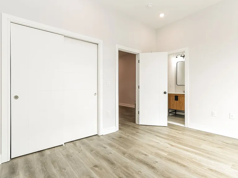 163 W Cumberland St — Photo 10