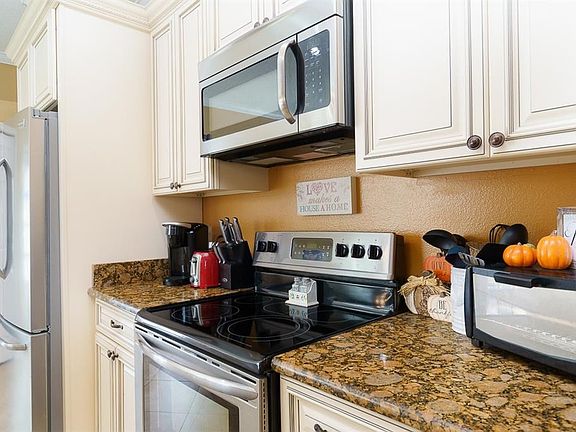 4th image of 12224 Greco Dr