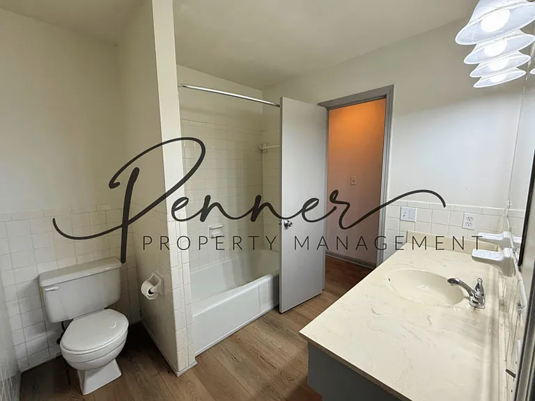 602 NE Magellan Ave #B — Photo 8