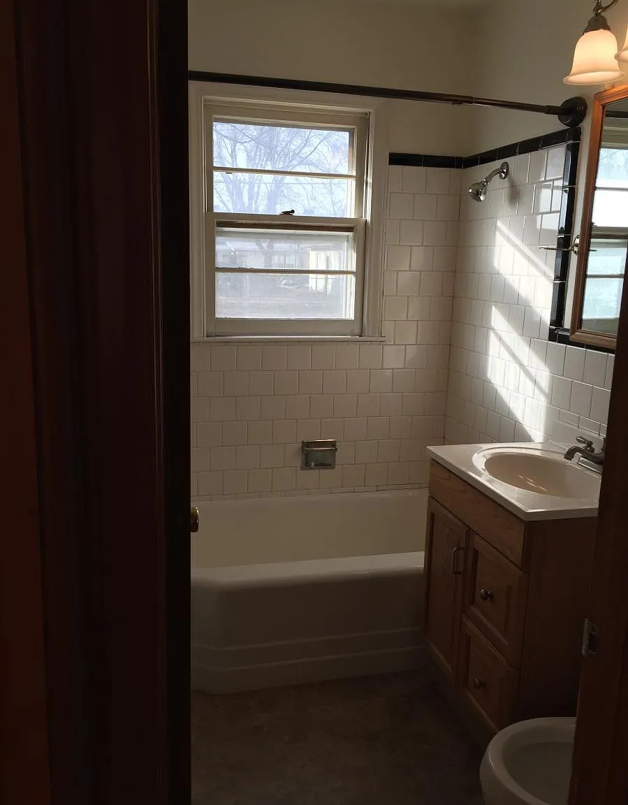 749 N Abilene Avenue — Photo 2