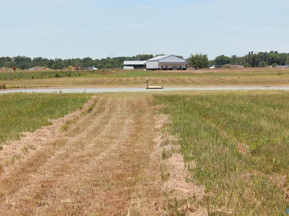 7 Highway 55 W, Falkville, AL 35622