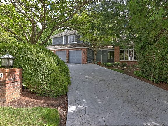 3rd image of 12924 205th Ct SE