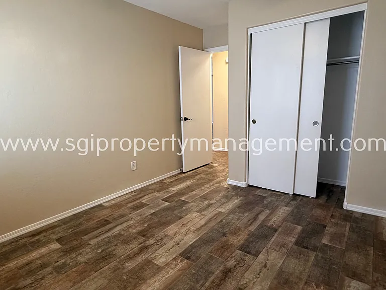 383 E Anastasia St — Photo 13