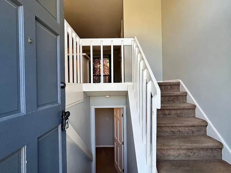 1031 Portland Pl #7 — Photo 4