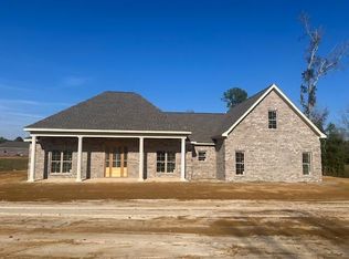 7 M D Thompson Rd, Moselle, MS 39459