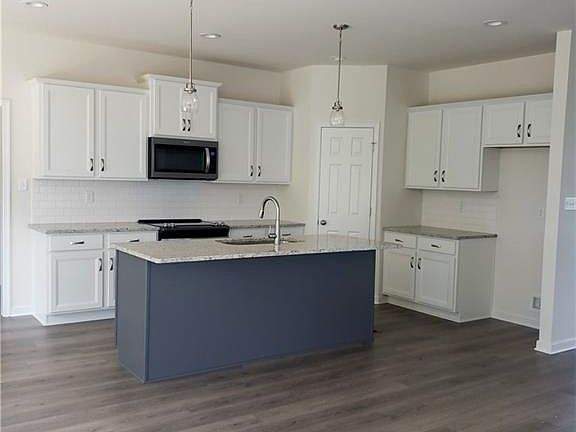 3rd image of 22261 Jordan Heights Dr