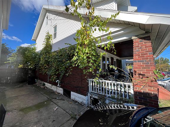 3rd image of 2632 Perry St