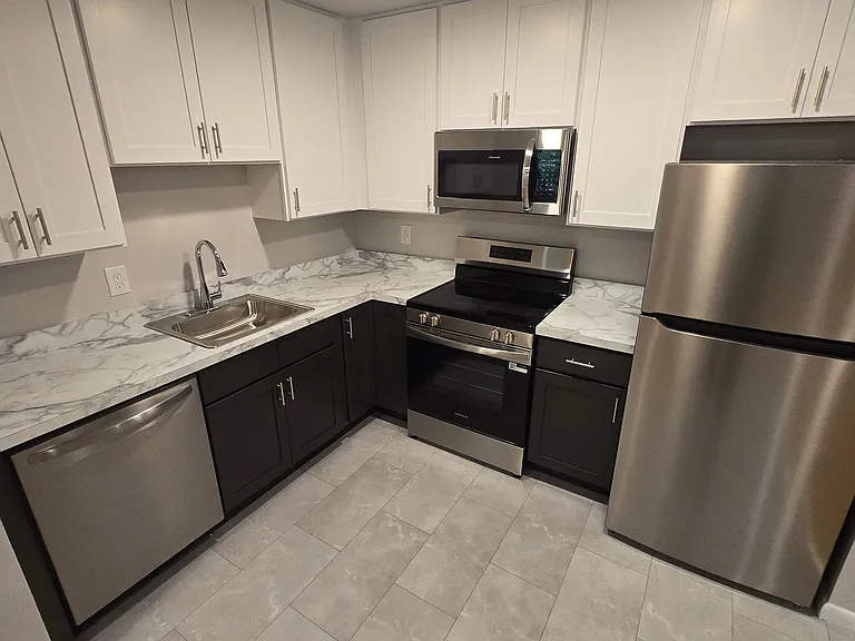Dover Manor Apartments — Photo 15