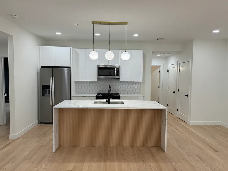 43 Withington St #4 — Photo 2