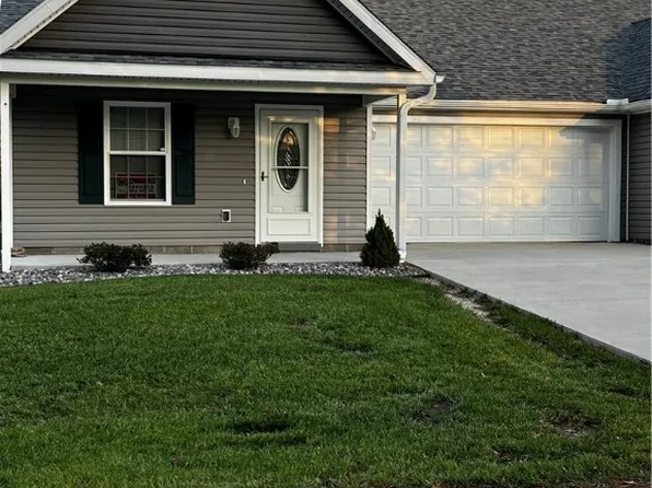 1840 Alexander Ave #701, Geneva, OH 44041