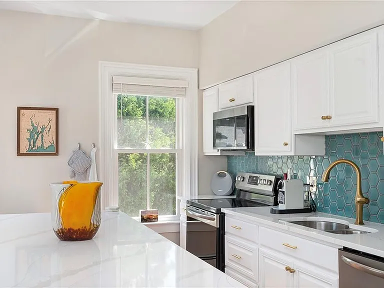 109 Church St #3 — Photo 4