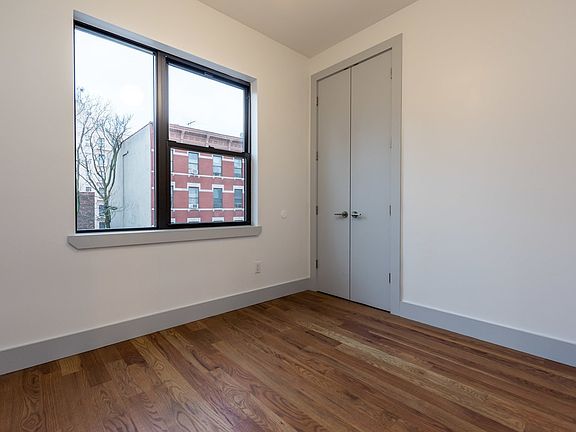 4th image of 368 Throop Ave #2FR