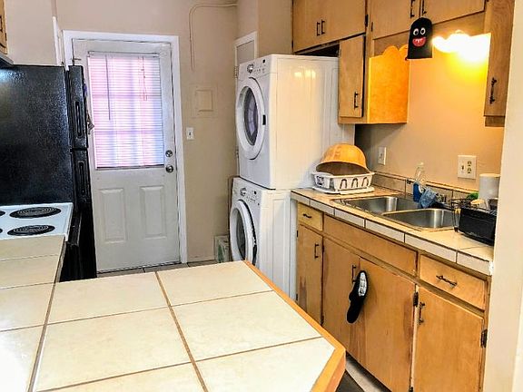 3rd image of 811 Calle Saragosa APT 3
