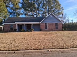 306 Bowen Dr, Warner Robins, GA