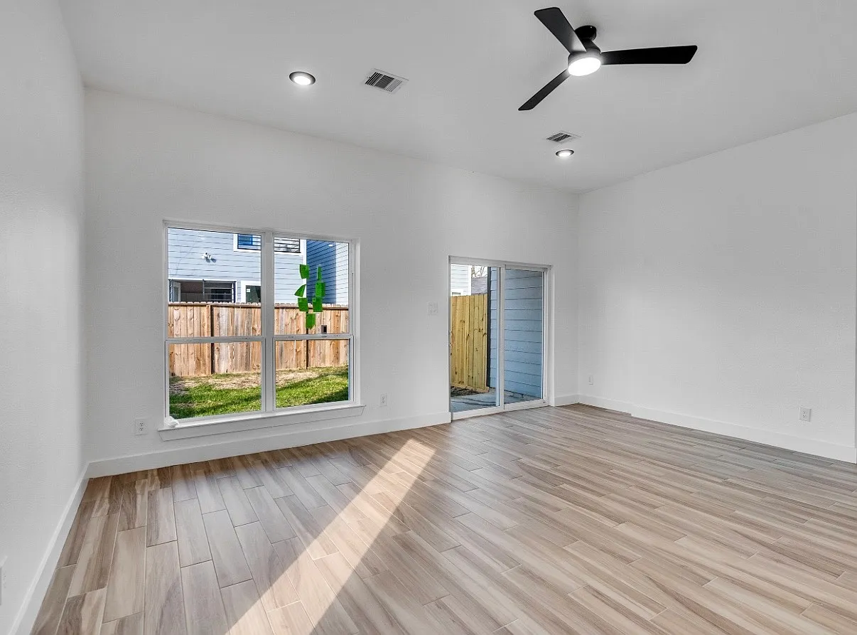 3 bed, 2.5 bath, 1740 sqft, $2,500 — Photo 3
