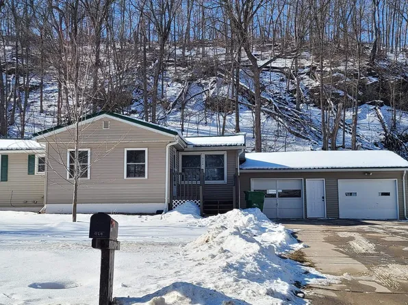 924 Walton St, Mc Gregor, IA 52157