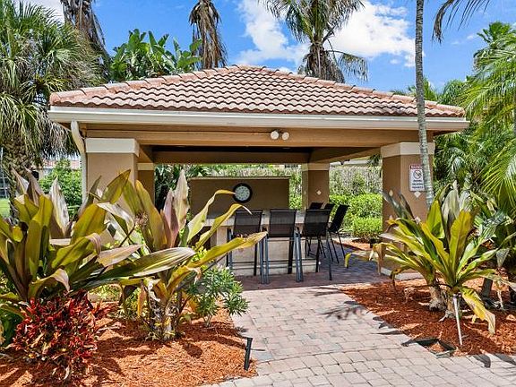 4th image of 3721 NW Mediterranean Ln Unit 8304