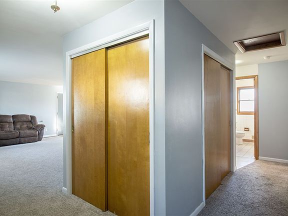 3rd image of 5 Dortha Ave