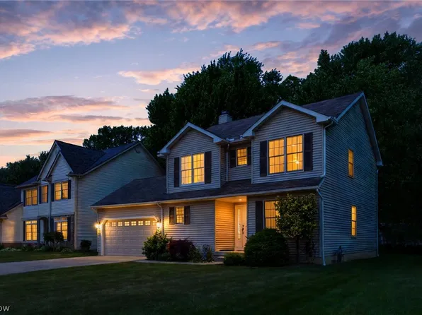 23948 Beaumont Dr, North Olmsted, OH 44070