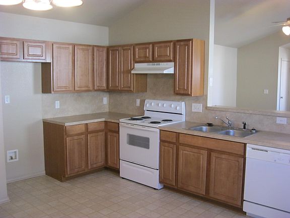 4th image of 2513 Dayflower Ln