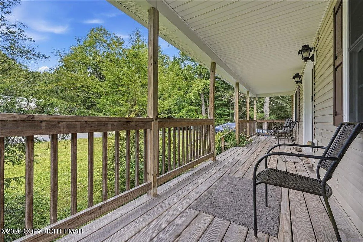 4 bed, 2744 sqft, $2,750 — Photo 3