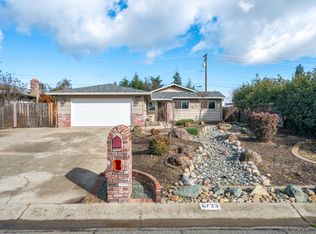 6733 El Camino Dr, Redding, CA 96001