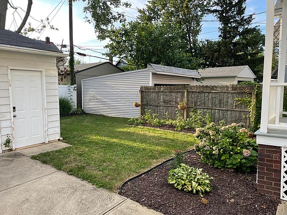 2nd image of 2036 Reveley Ave #2