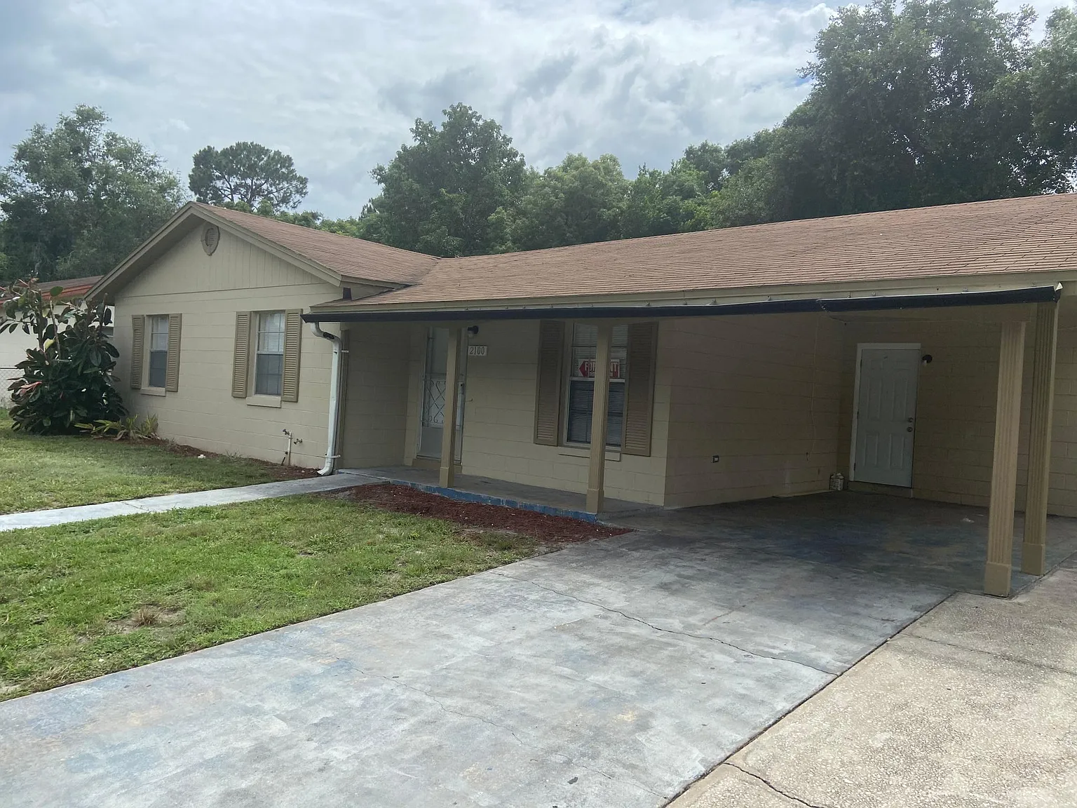3 bed, 1.5 bath, 966 sqft, $1,800 — Photo 1