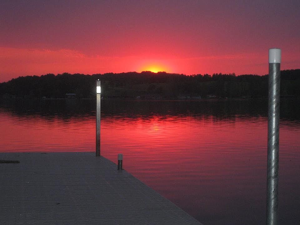 suset views over the lake!!