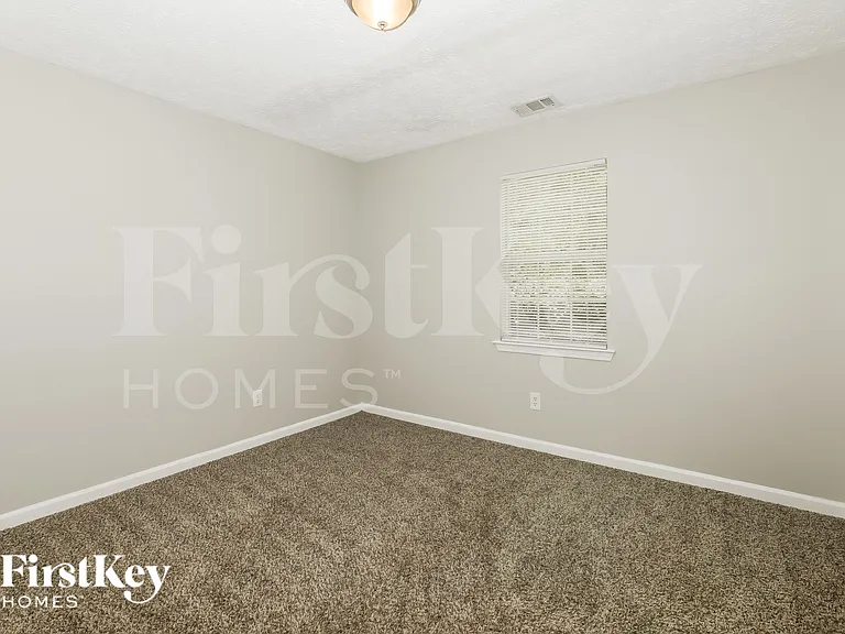 128 Greenleaf Dr — Photo 13