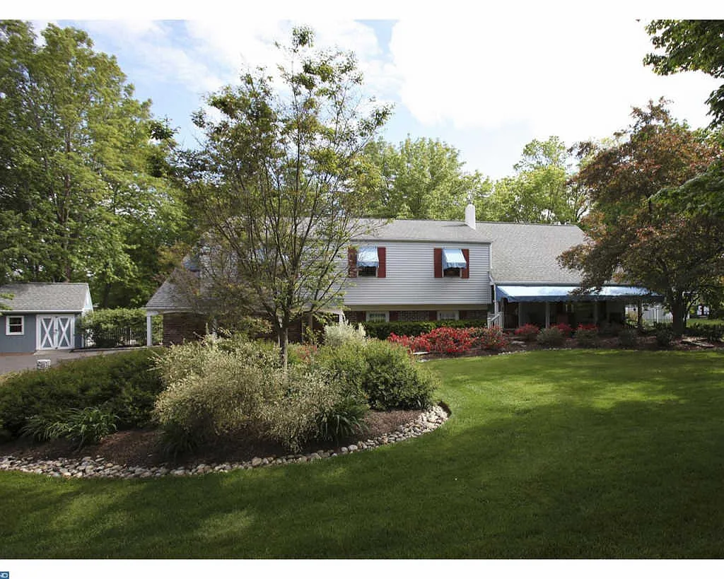 111 Richard Dr photo 1