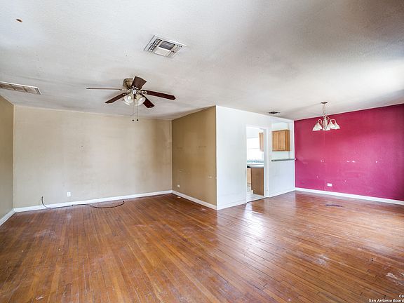 5th image of 2706 W MISTLETOE AVE