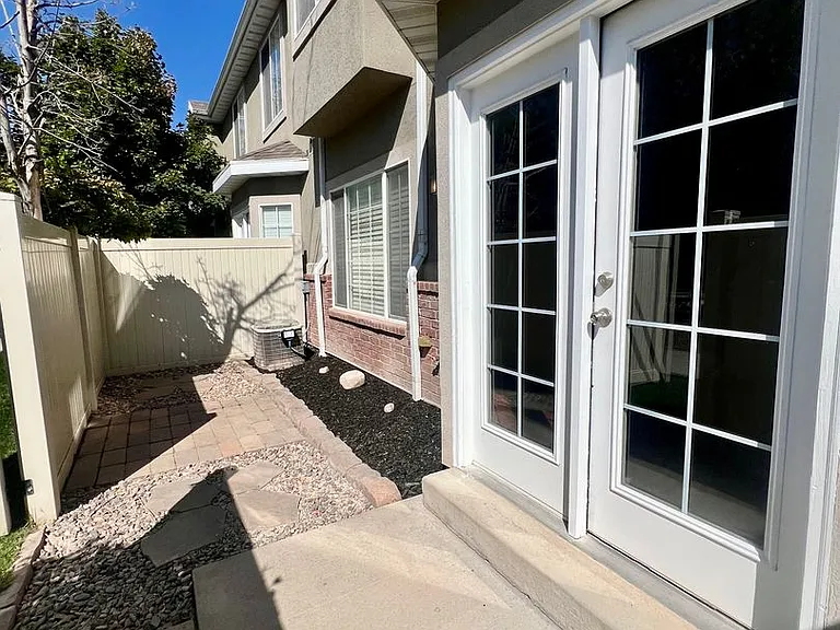 1485 N June St — Photo 21