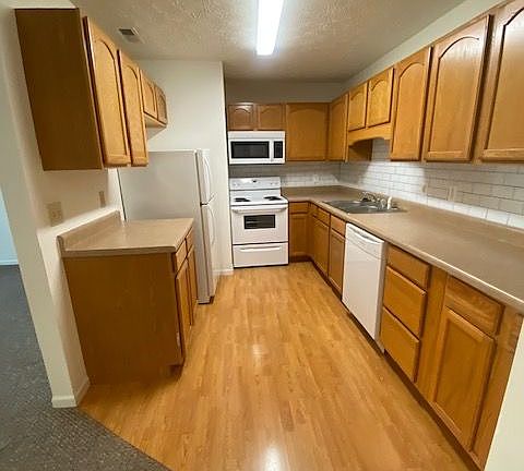 2nd image of 412 Brunswick Dr