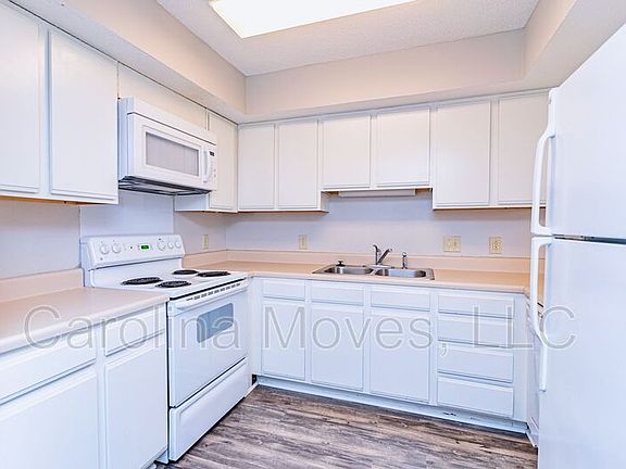 2nd image of 611 Bear Dr