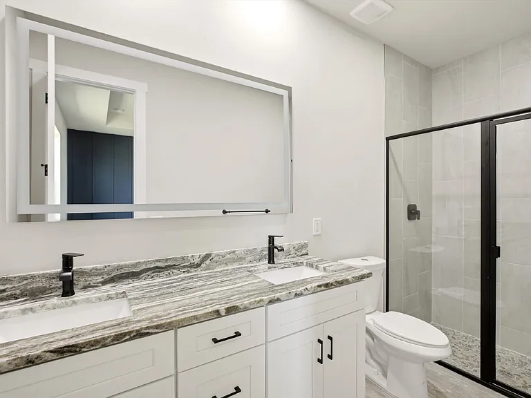 3750 NE 13th Ave — Photo 17