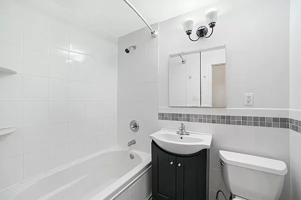 Rented by Oxford Property Group | media 19