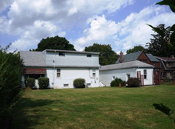 3rd image of 873 E Prairie Ave