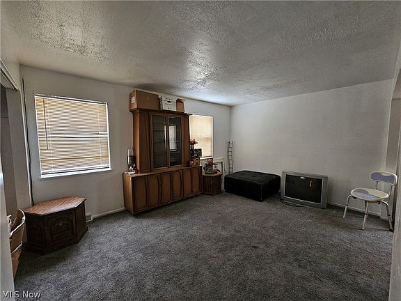 4th image of 1331 E 88th St