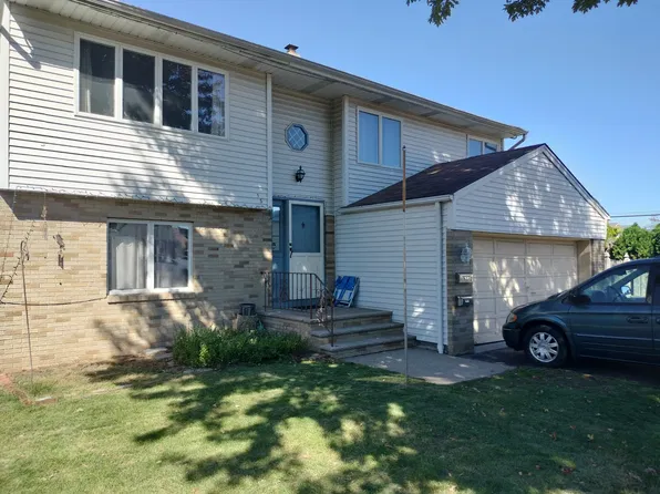15 Oak St #1, Elmwood Park, NJ 07407