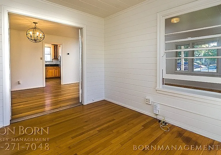 1351 Chestnut St — Photo 11