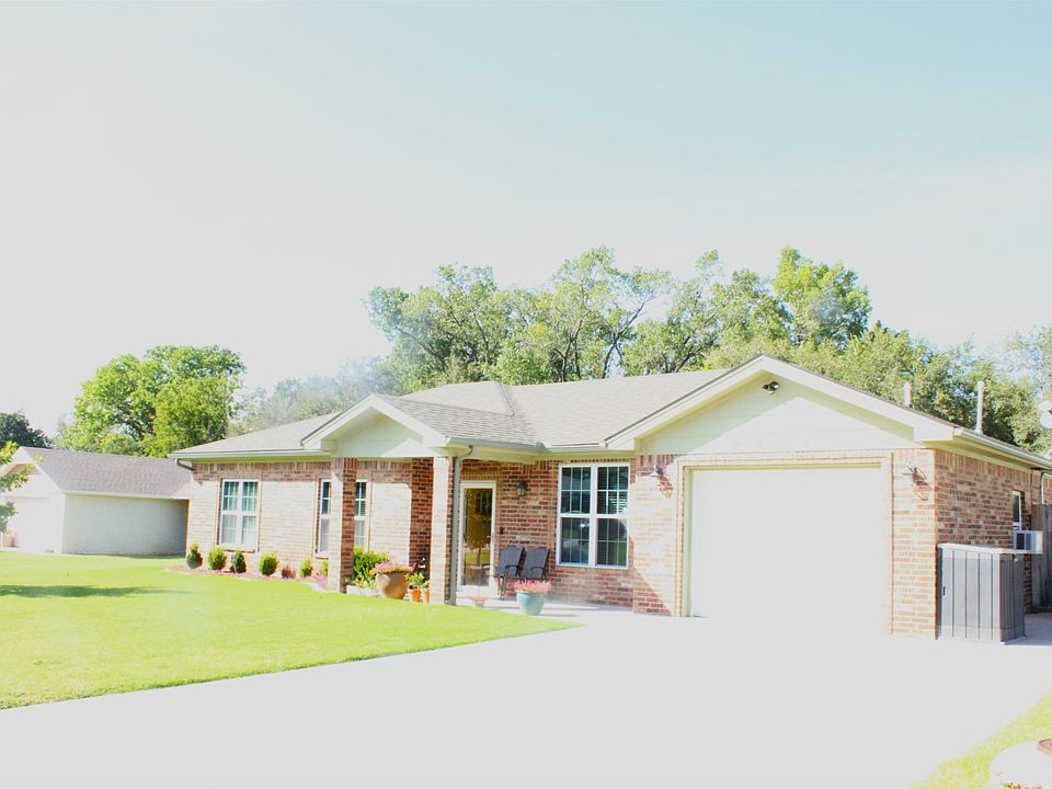 1st image of 2814 Apache Dr