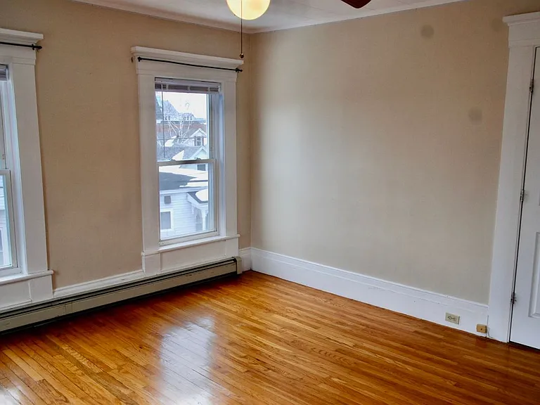 17 Hanover St — Photo 11