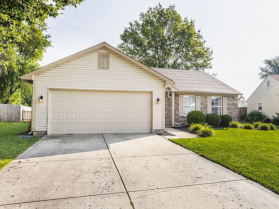 3rd image of 4365 Arlington Cir
