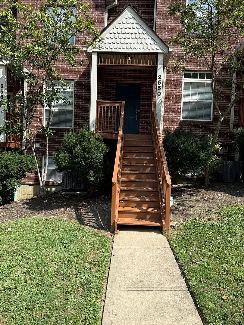3 bed, 2.5 bath, 1684 sqft, $2,195 — Photo 3