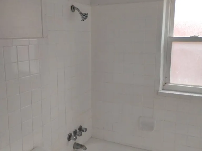 238 E Beechwood Ave — Photo 27